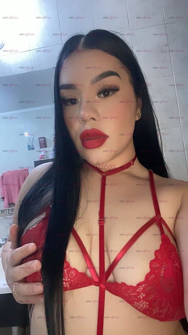 FOTOS DE PAPI COGETE A UNA NENA MUY GUAPA DE 18 AÑOS CERRADITA Y APRETADITA COMO YO