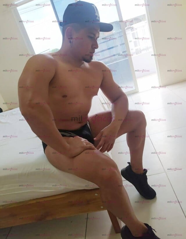 FOTOS DE MANMUSCULOSO VERGON CURVO DOMINANTE. MACHO FUERTE CASTIGADOR SEXUAL. EXMILITAR