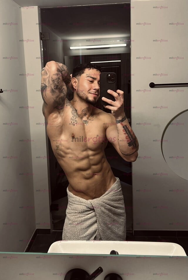 FOTOS DE MUY CALIENTE CON CUERPO ATLÉTICO MACHO A TUS DISPOSICIÓN CON TOTAL DISCRECION Y