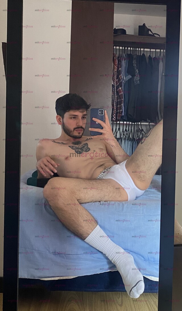 FOTOS DE CAMILO, CHICO DELGADO PASIVO COMPLACIENTE