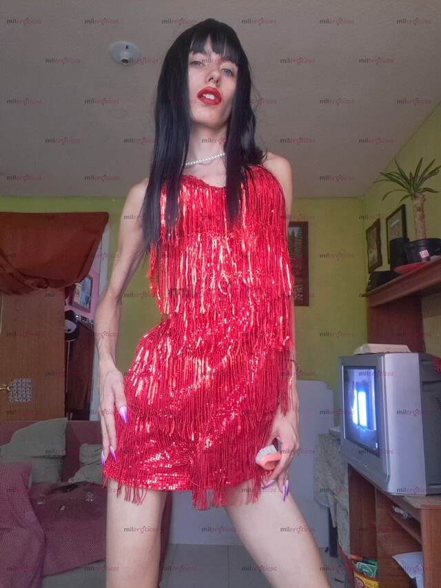 FOTOS DE THAT WE JUST BARELY TOUCHED WHILE ROMAN CANDLES WENT SOARING ABOVE US AND BABY