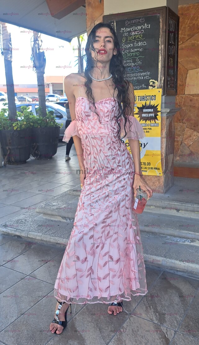 FOTOS DE SPARKLING COLORS WERE STREWN ACROSS THE SKY AND WE SAT CLOSE ENOUGH KOTONOHA.