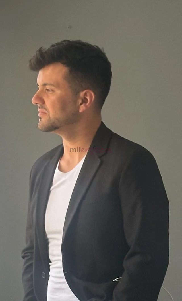 Atiendo en domicilio hoteles motelesetc hombre chileno de compania para citas y encuentros sexuales solo mujeresmi descripcion es la siguiente amablee...