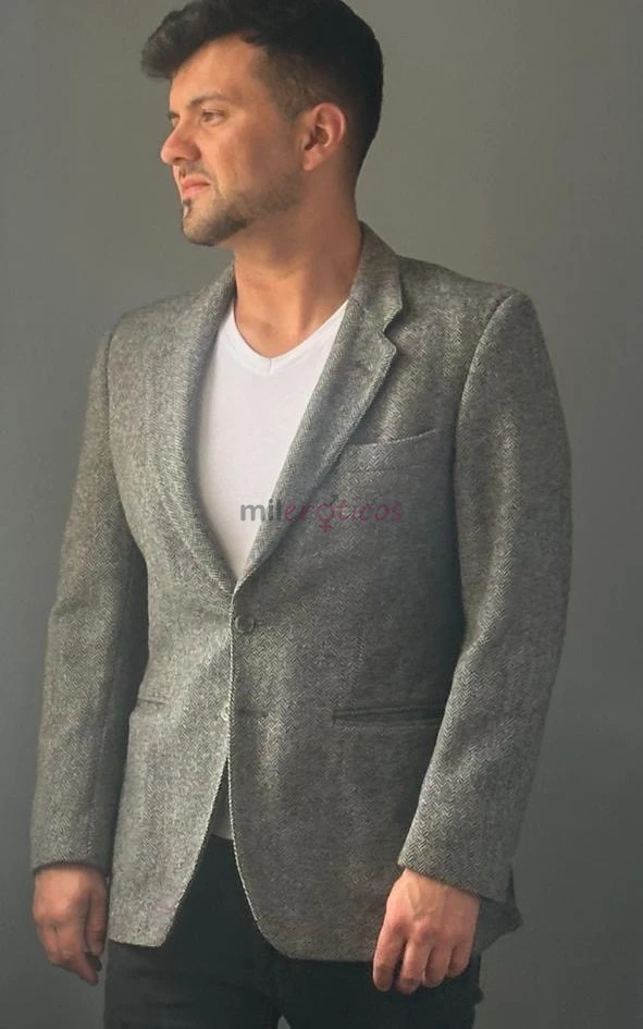 Atiendo en domicilio hoteles motelesetc hombre chileno de compania para citas y encuentros sexuales solo mujeresmi descripcion es la siguiente amablee...