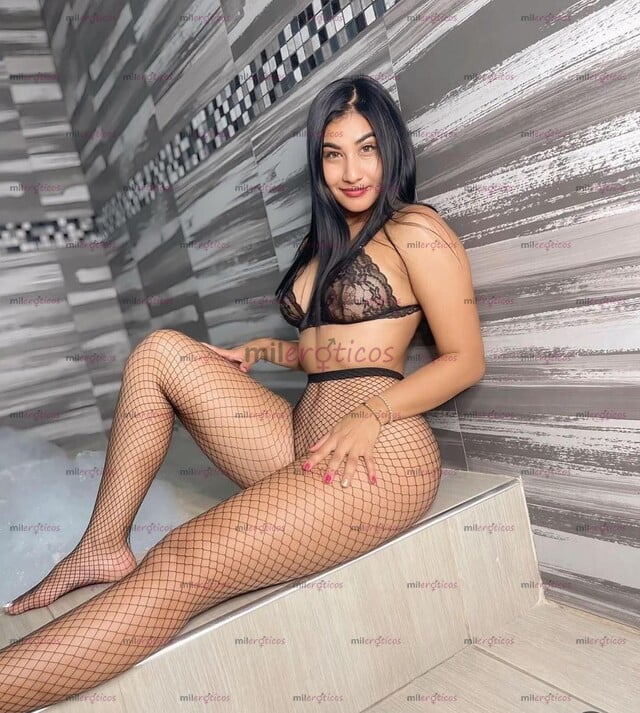 FOTOS DE SOY YULI, UNA CHICA MUY CALIENTE CON GANAS DE SACARTE LA LECHE Y PASARLA RICO
