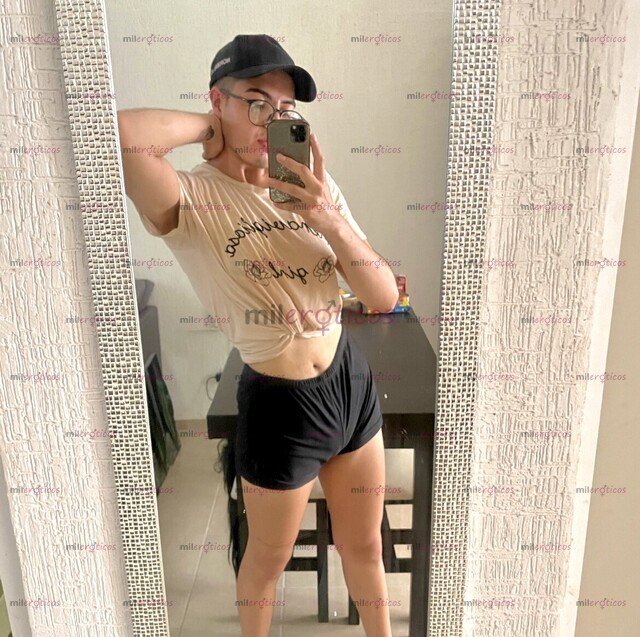 FOTOS DE COMPLACIENTE Y SUMISO PREGUNTA POR LOS SERVICIOS