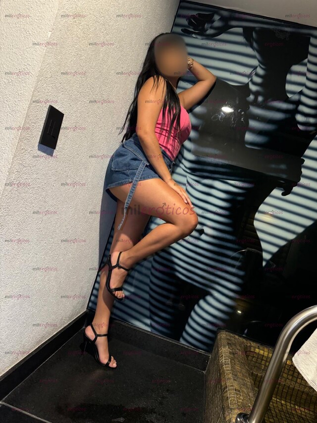 FOTOS DE PELINEGRA DELGADA SENSUAL CON UNAS RICAS TETAS PARA QUE CHUPES