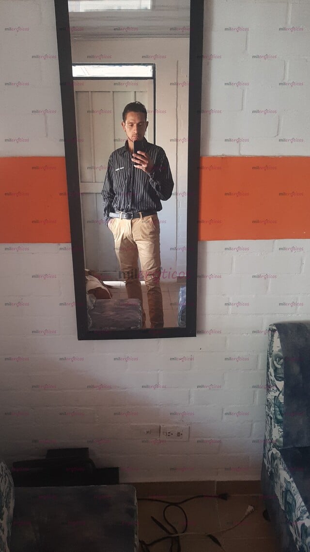 FOTOS DE HOMBRE MUY BIEN DOTADO OFREZCO SERVICIOS DE SCORT TRÍO HOMBRES Y MUJERES