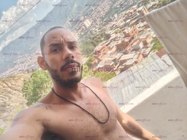 FOTOS DE MACHO CHACAL COLOMBIANO LATINO SABOR CARIBEÑO PIEL MORENA