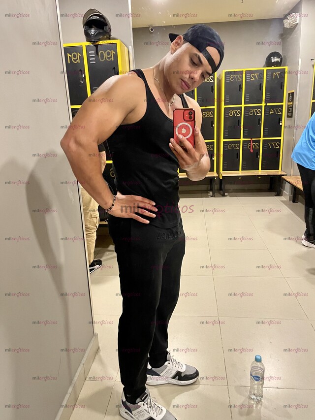 FOTOS DE DISPONIBLE PARA LO QUE DESEES ME ENCANTA SER COMPLACIENTE SOY MUY EXTROVERTIDO!