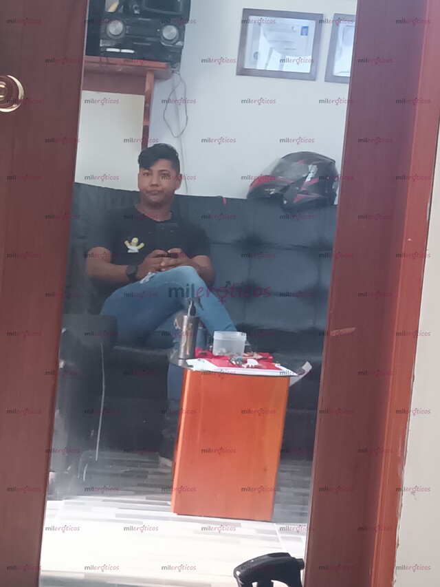 FOTOS DE ME LLAMO DANIEL SOY GAYS SERIO DISCRETO Y RESERVADO SOLO PLUMA EN LA CAMA
