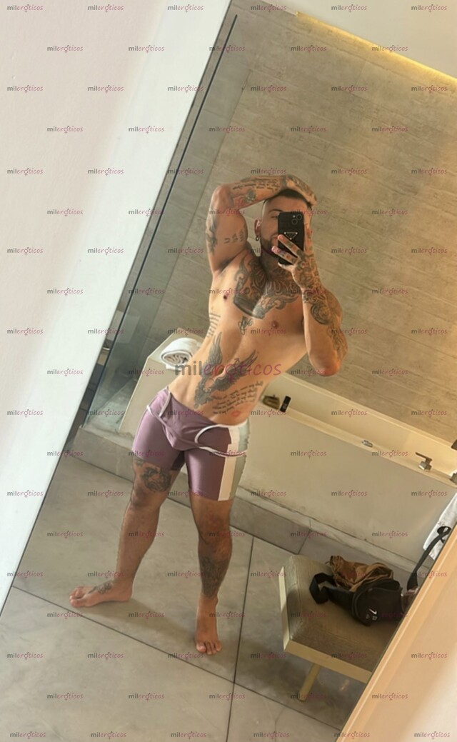 FOTOS DE BAD BOY TATUADO CALIENTE COMPLACIENTE PARA TI