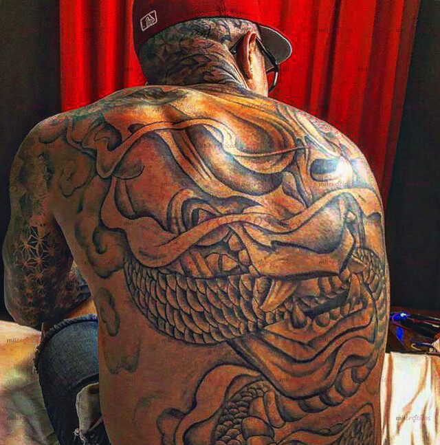 FOTOS DE GIGOLO , SOLO ATIENDO MUJERES , CUERPO ATLÉTICO TATUADO Y CHACALON , MASAJES