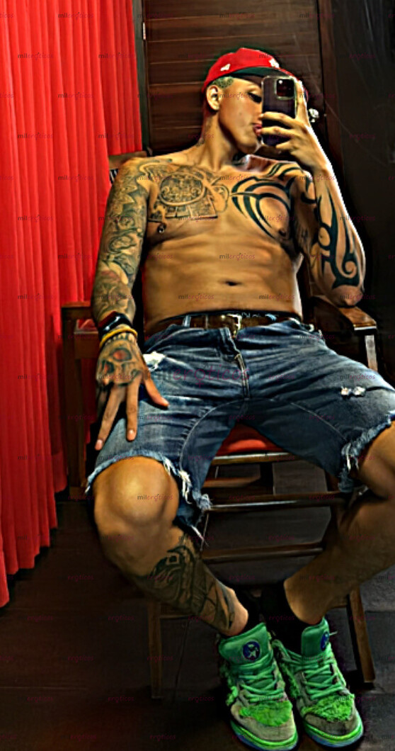 FOTOS DE GIGOLO , SOLO ATIENDO MUJERES , CUERPO ATLÉTICO TATUADO Y CHACALON , MASAJES