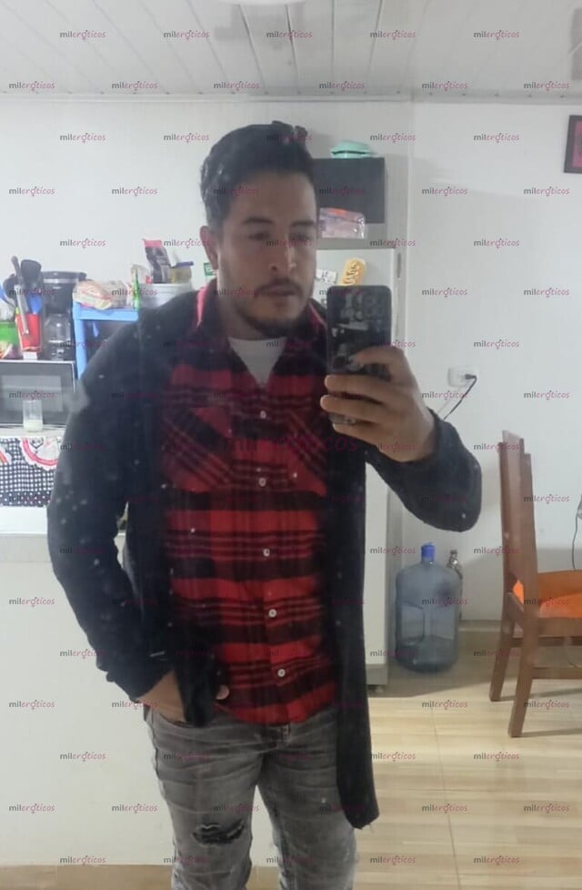 FOTOS DE HOLA SIY HOMBRE CON GANAS DE AVENTURAS Y EXPERIENCIAS NO DUDES EN ESCRIBIRME