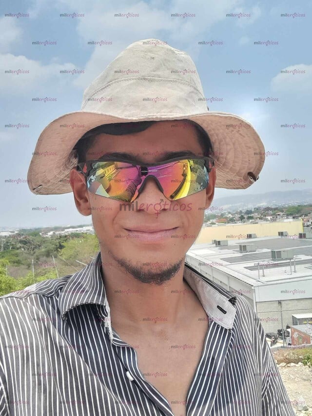 FOTOS DE UN CHIKO SENCILLO HUMILDE QUE TE HABLARA CON CARIÑO TE ARE MUY FELIZ EL TIEMPO