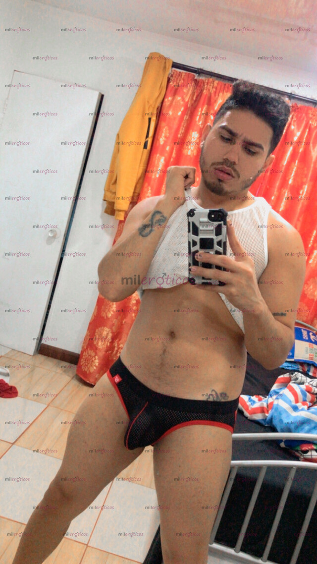 FOTOS DE VENEZOLANO HOT DISPUESTO A CUMPLIR TODAS TUS FANTASÍAS SECUELAS
