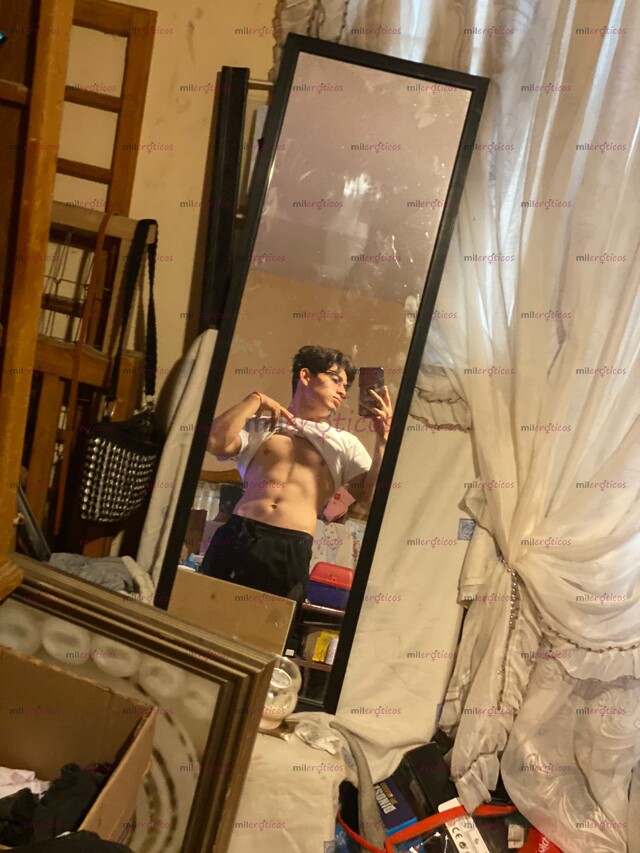 FOTOS DE JOVEN DE 20 AÑOS BUEN FISICO Y BUEN PENE