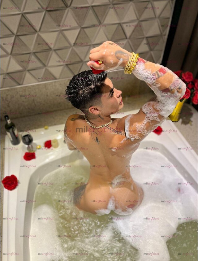 FOTOS DE CHICO GUAPO CULON Y VERGON FANTASIA DE TELEVISION PORNO XXX