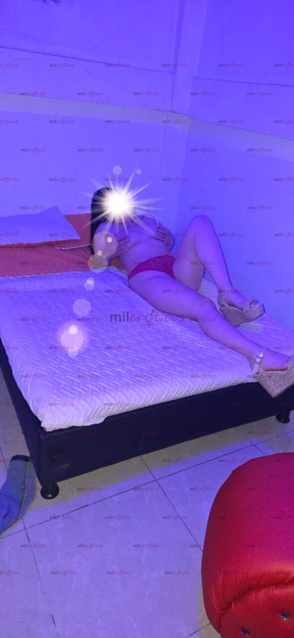 FOTOS DE JOVEN TIERNA CARIÑOSA Y DE PIEL BLANCA 21 AÑOS