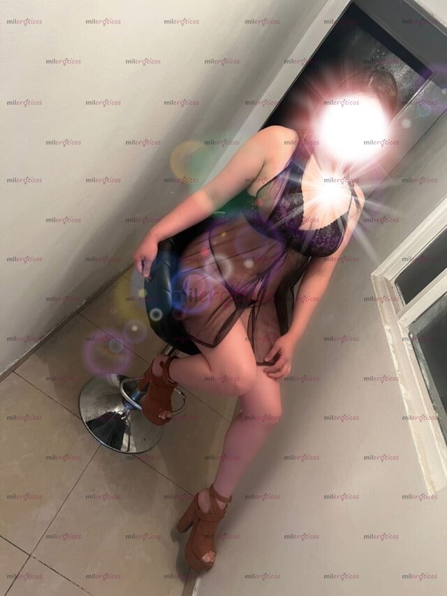 FOTOS DE JOVEN TIERNA CARIÑOSA Y DE PIEL BLANCA 21 AÑOS