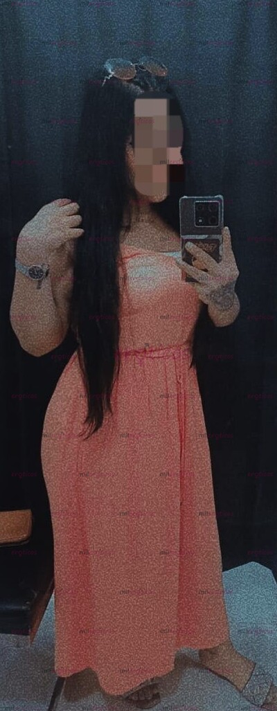 FOTOS DE DIVINA, ATENTA Y APOSIONA EMILY SOY TODO LO QUE BUSCAS