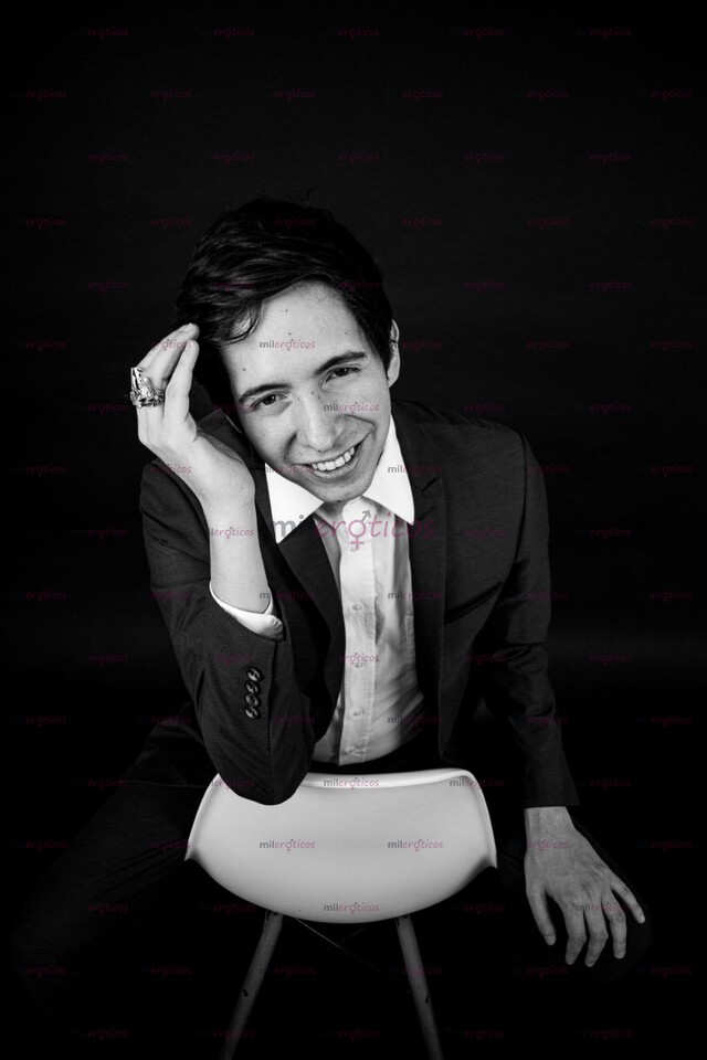 FOTOS DE ACTOR PORNO SUPER CALIENTE DISPONIBLE PARA TI