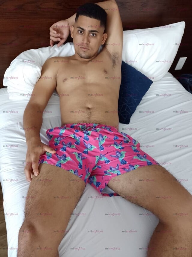FOTOS DE JOVEN RICO Y MUY COMPLACIENTE DE PASO EN CDMX LLEGUE PARA HACERTE GEMIR MUY HOT