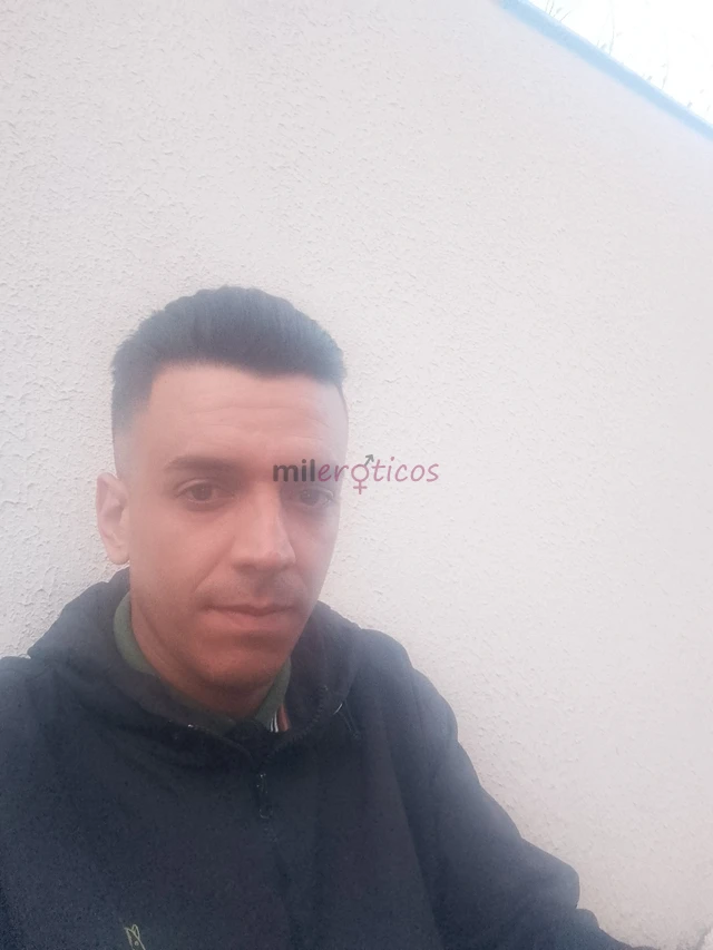 Sou uma pessoa muito excentrica na cama adoro fetiches gosto muito de agradar o cliente gosto de disciplina acima de tudo respeito e seriedade soy col...