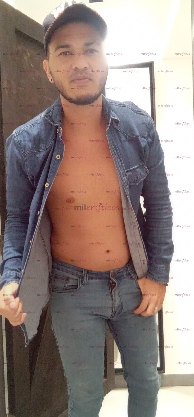 FOTOS DE VENEZOLANO BI SERIO, DISCRETO Y COMPLACIENTE.