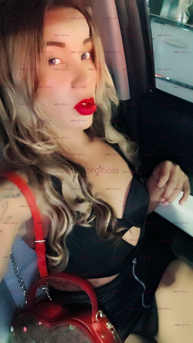 FOTOS DE POR PRIMERA VEZ EN TU CIUDAD RUBIA TATUADA SÚPER FEMENINA
