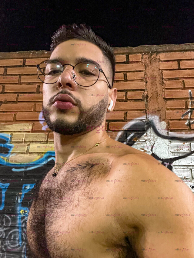 FOTOS DE JOVEN ACTIVO CALIENTE COMPLACIENTE Y LECHERO