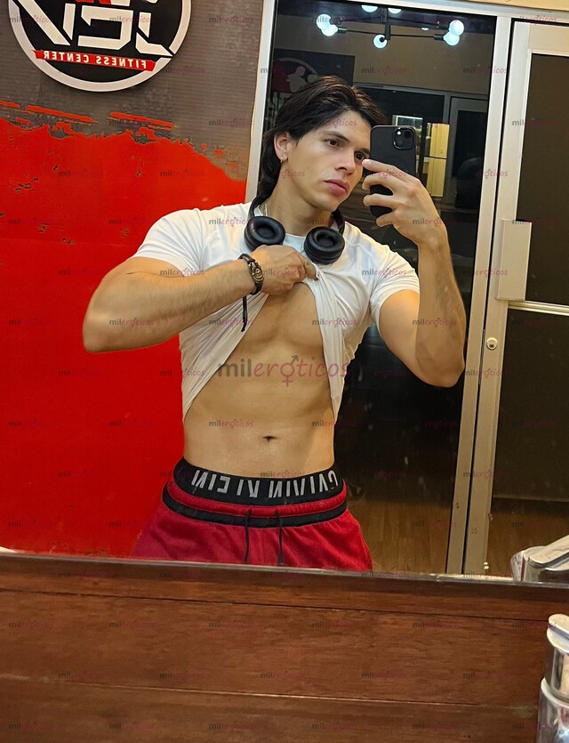 FOTOS DE GUAPO BISEXUAL VERGON 21 CM CON SITIO MANDA WASAP
