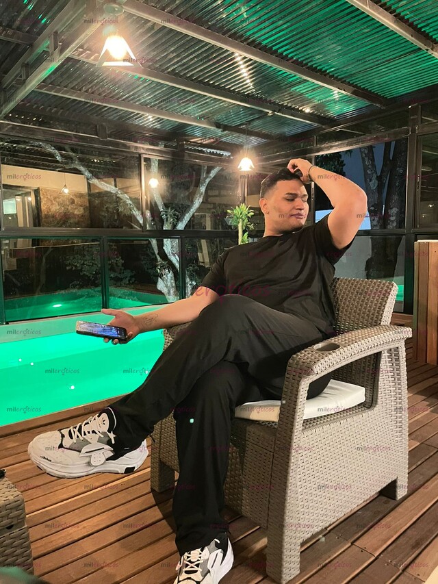 FOTOS DE ANDRÉS GÓMEZ DISPUESTO A TODO LO QUE ME PIDAS