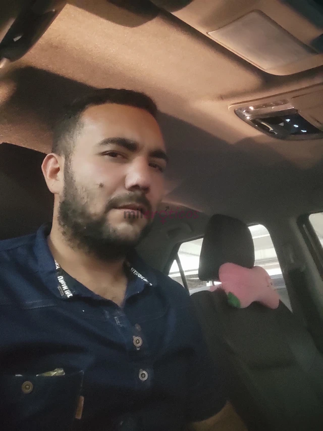 Hola me llamo mathias soy un joven colombiano de 32 anos de edad donde quiero complacer a cualquier mujer que quiera de mis servicios cuento con mucha...