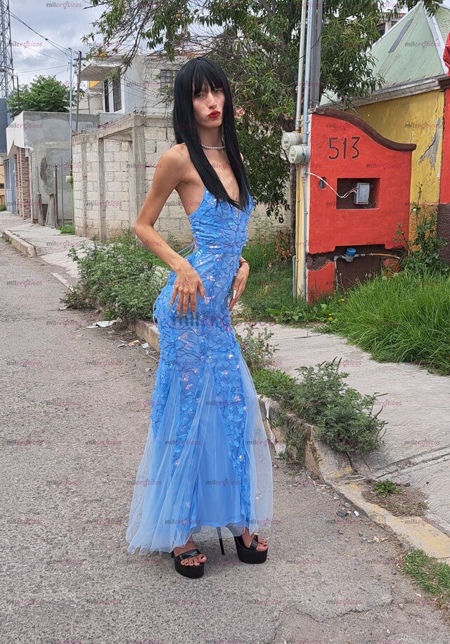 FOTOS DE OJITOS AZULES. NIÑA BONITA, CHIQUILLA DE 20 AÑOS. NIÑA TRANS