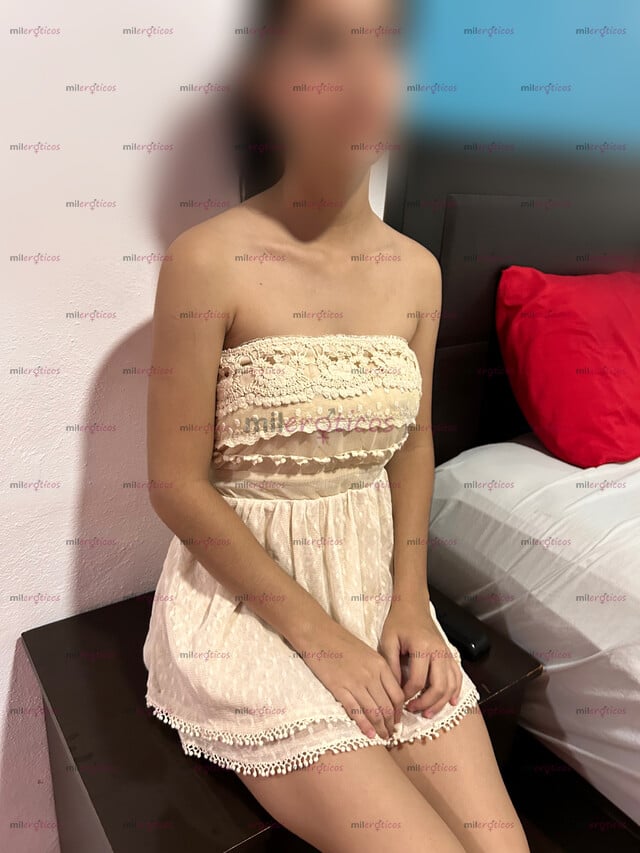 FOTOS DE NIÑA TRAVIEZA QUIERE QUE LA VEAS TOCARSE Y MASTURBARSE