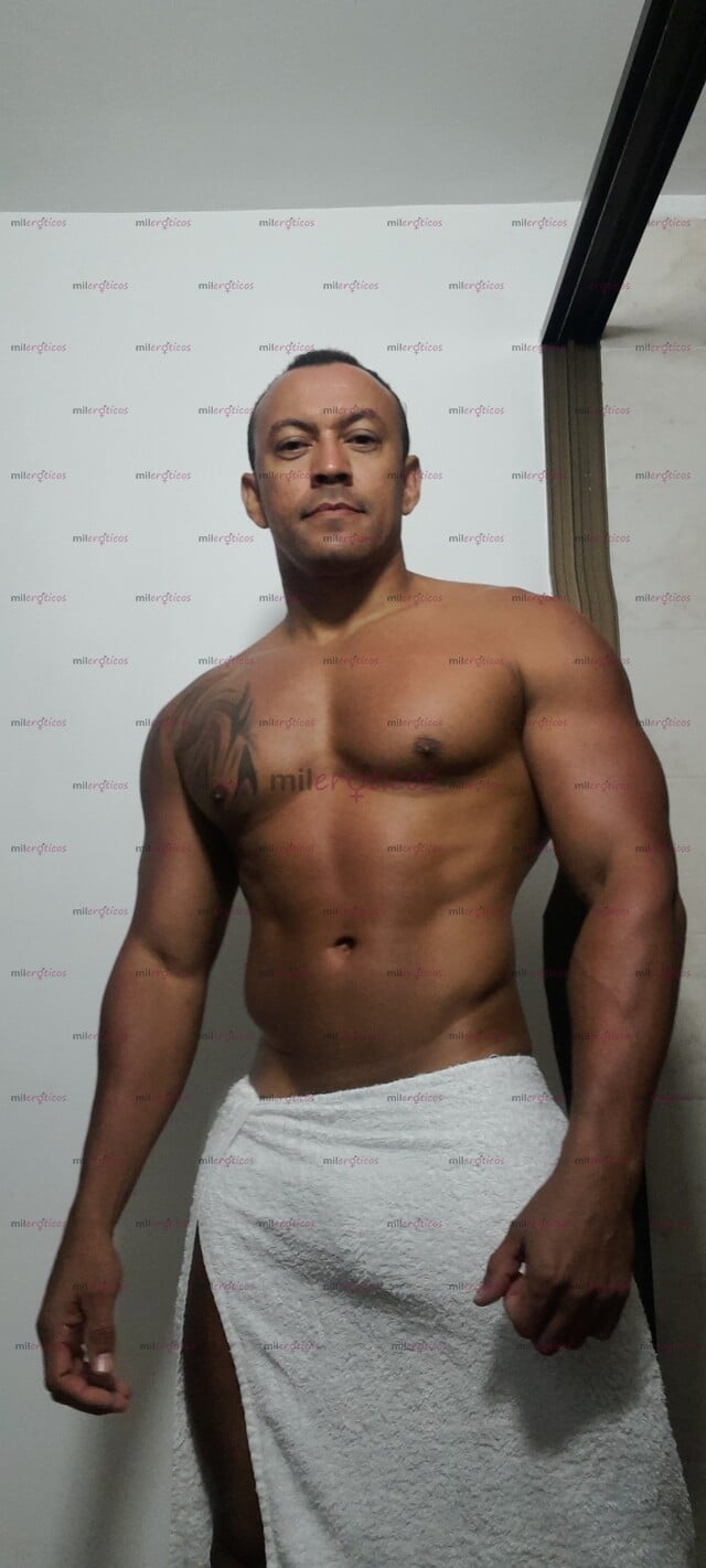 FOTOS DE COSTEÑO ACTIVO MASAJISTA AQUI DISPONIBLE ESCRIBIRME