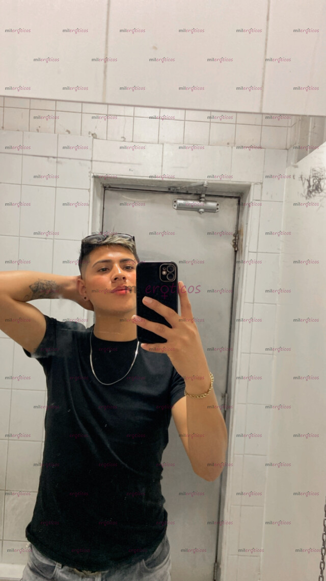 FOTOS DE CHICO UNIVERSITARIO JOVEN DE PASO POR TU CIUDAD