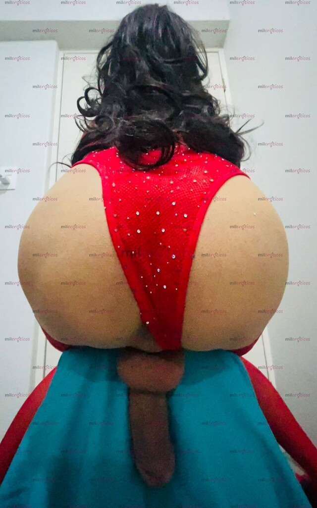 FOTOS DE LA FLACA, NENA DE 22 AÑOS. TRAVESTÍ DE CLÓSET, SUMISA Y COMPLACIENTE.