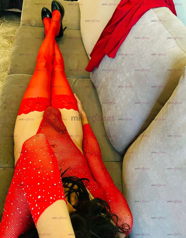 FOTOS DE LA FLACA, NENA DE 22 AÑOS. TRAVESTÍ DE CLÓSET, SUMISA Y COMPLACIENTE.