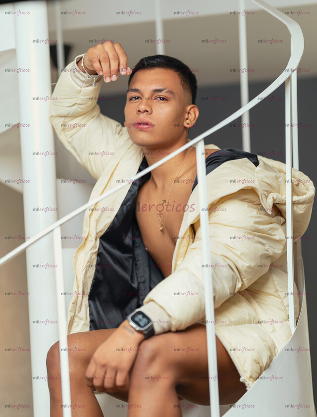 FOTOS DE COLOMBIANO RECIÉN LLEGADO VERGON 20CM DE PLACER FULL LECHERO