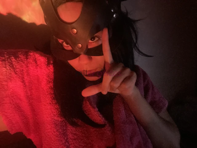 Com 6 anos de experiencia e majoritariamente dominatrix sigo explorando e quebrando tabus atraves do poder feminino mesclado a arte da dominacao ao em...
