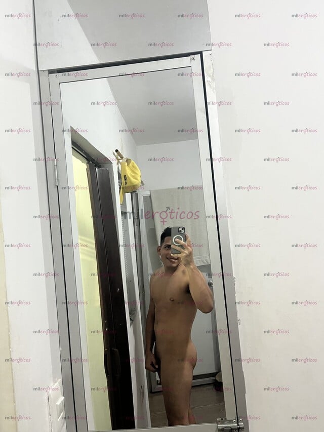 FOTOS DE VENTA DE CONTENIDO DE CHICO SEXY DOTADO PINTA CUERPO DE ATLETA PARA COMPLACERTE