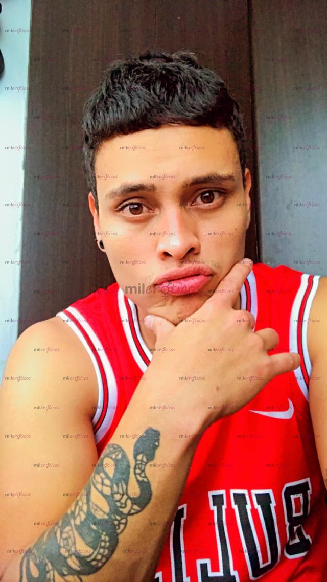 FOTOS DE JOVEN CACHONDO LATINO ATLÉTICO MORENO ATRACTIVO 170 DE ESTATURA CON SITIO