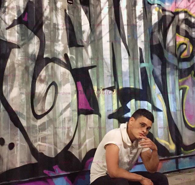 FOTOS DE JOVEN CACHONDO LATINO ATLÉTICO MORENO ATRACTIVO 170 DE ESTATURA CON SITIO