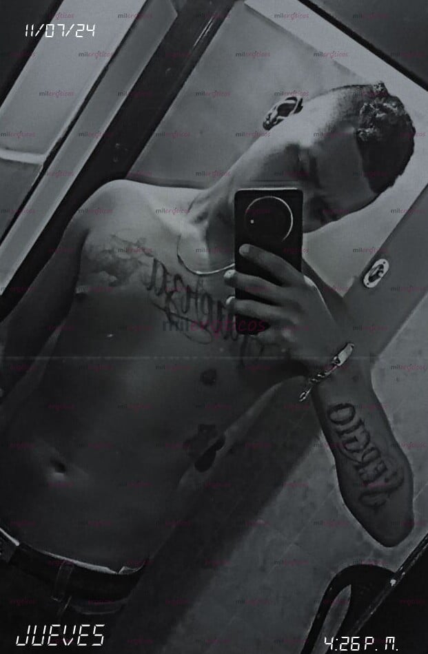 FOTOS DE JOVEN, POLLITO, CON MUCHA ENERGIA Y GANAS DE GASTARMELS TODA EN TI
