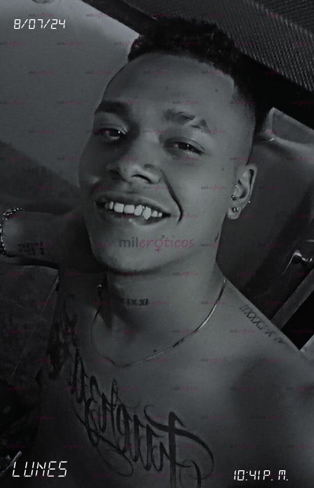 FOTOS DE JOVEN, POLLITO, CON MUCHA ENERGIA Y GANAS DE GASTARMELS TODA EN TI