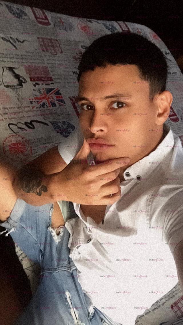 FOTOS DE JOVEN CACHONDO LATINO ATLÉTICO MORENO ATRACTIVO 170 DE ESTATURA CON SITIO