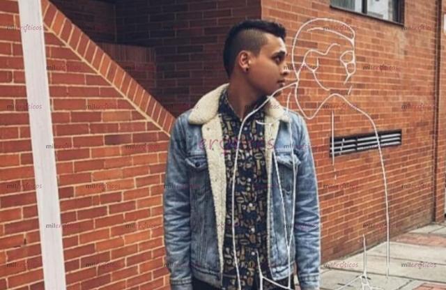 FOTOS DE ATRACTIVO MORENO DOTADO LECHERO CON SITIO DISPONIBLE